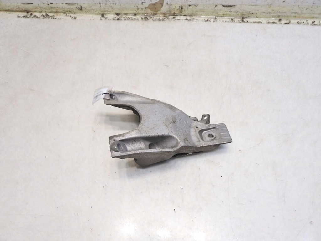 фото №6, Кронштейн двигуна права bmw e61 2.5i 6770940