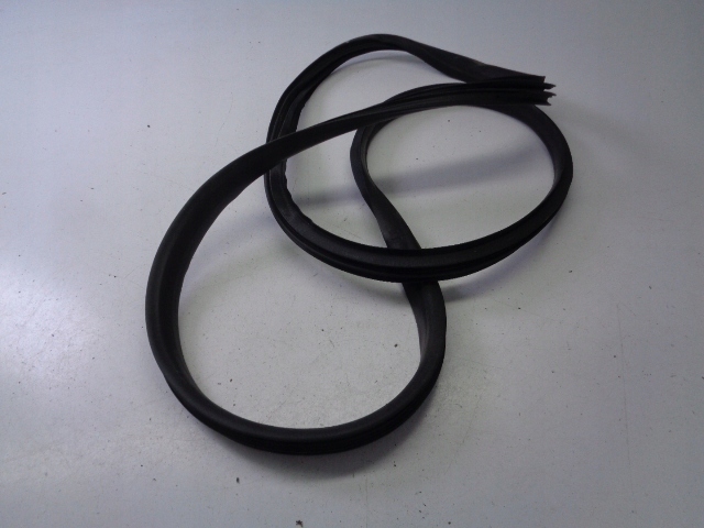 фото №1, Прокладка двері лівий задня renault scenic iv 1.5 dci автоматична коробка передач 2017 rok