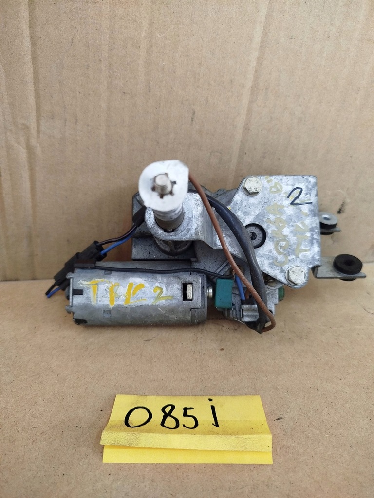 фото №1, Opel corsa моторчик дворник задняя +штекер оригинал