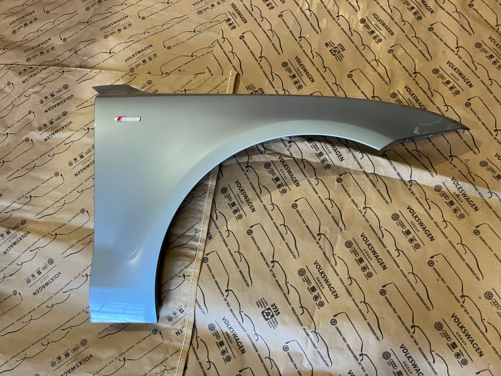 Купити Audi a7 c7 s line рестайлінг  крило правий перед lx7p оригінал  2016 r