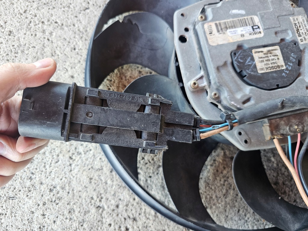 фото №11, Audi a6 rs6 c5 4.2 вентилятор радиатора 4b3959455f