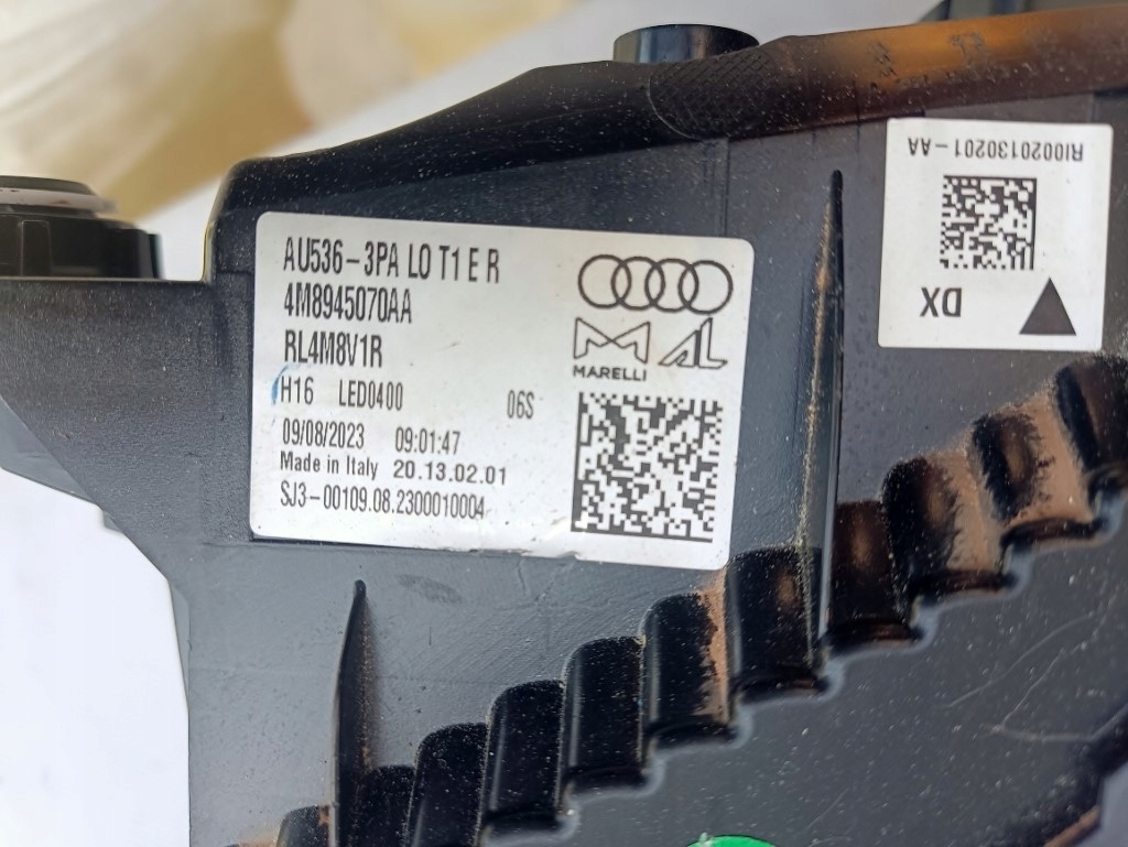 фото №7, Sq8 q8 rsq8 lift лампа led права задня w крила 24r 4m8945070aa