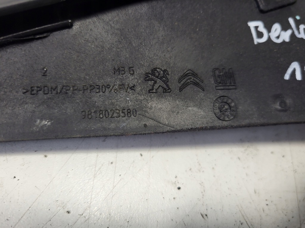 фото №6, Прокладка направляющая стекло левый перед citroen berlingo iii 18- 9818023580