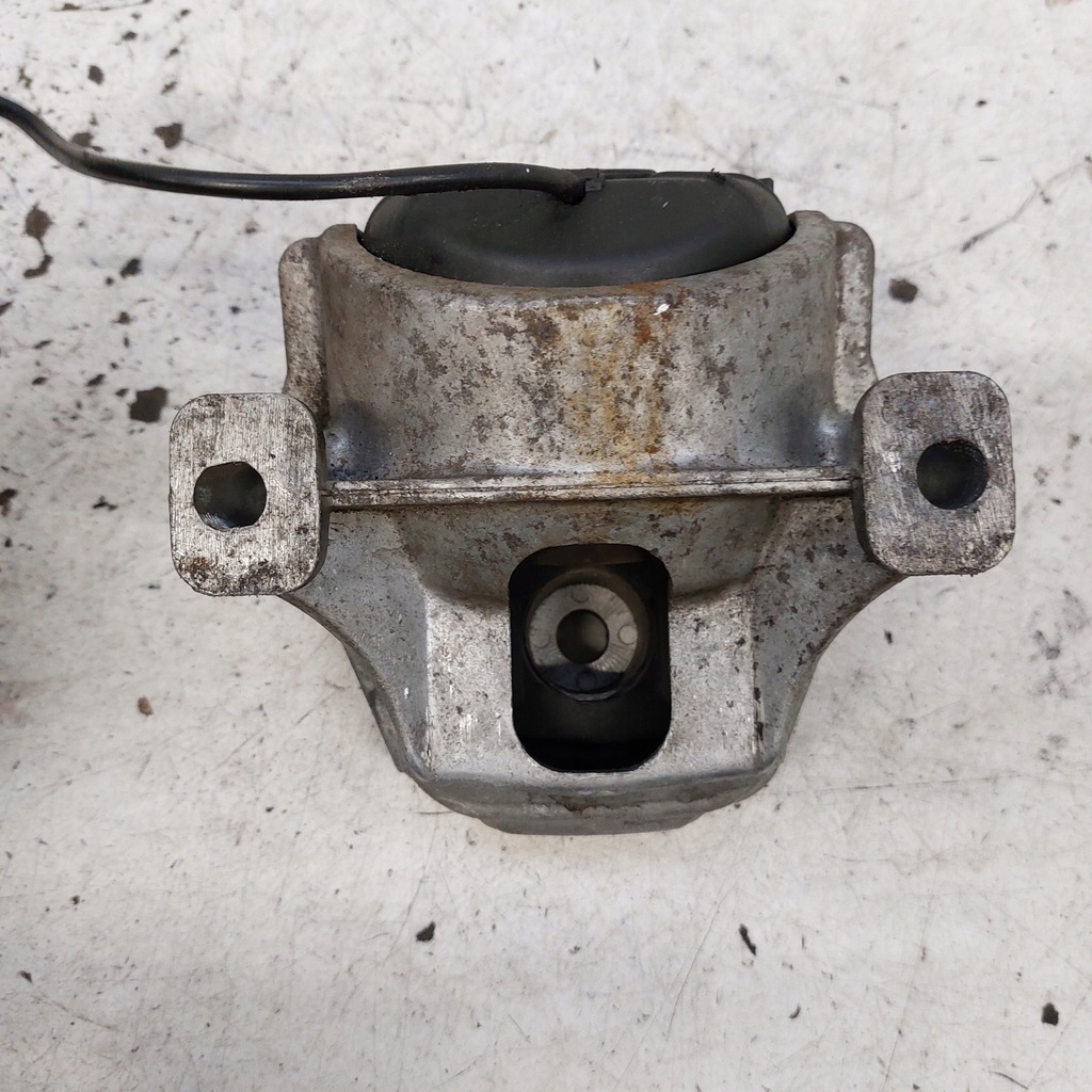 фото №7, Audi a5 8t 3,0d подушка кронштейн двигуна