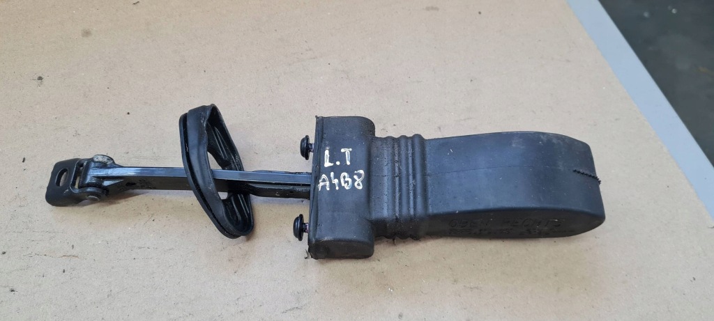 Купити Audi оригінальний номер 8k0 839 249 c обмежувач дверей