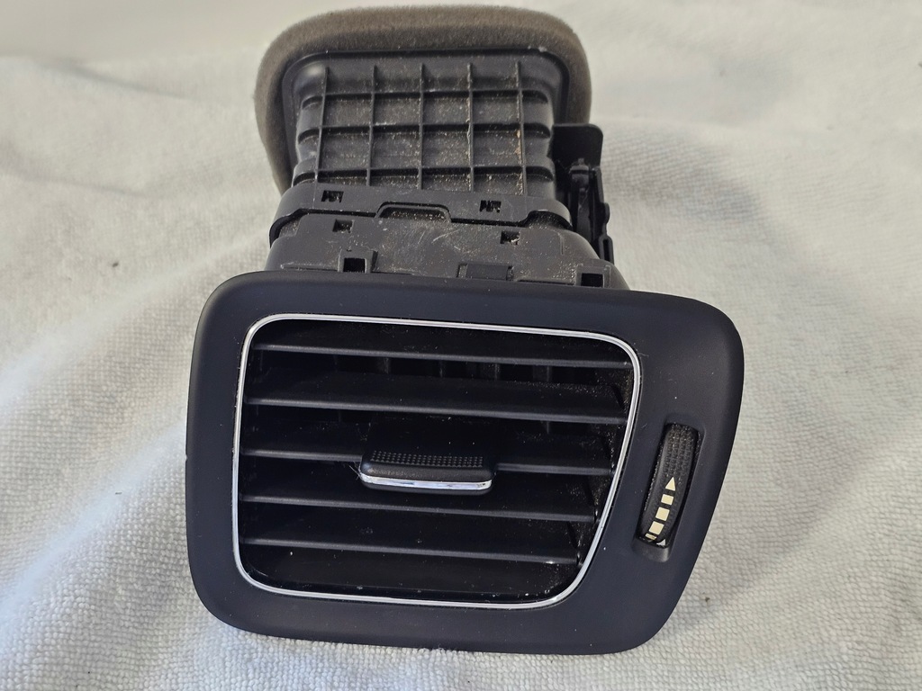 фото №1, Решітка обдув повітропровід впуск права правий kia ceed ii 97490-a2000