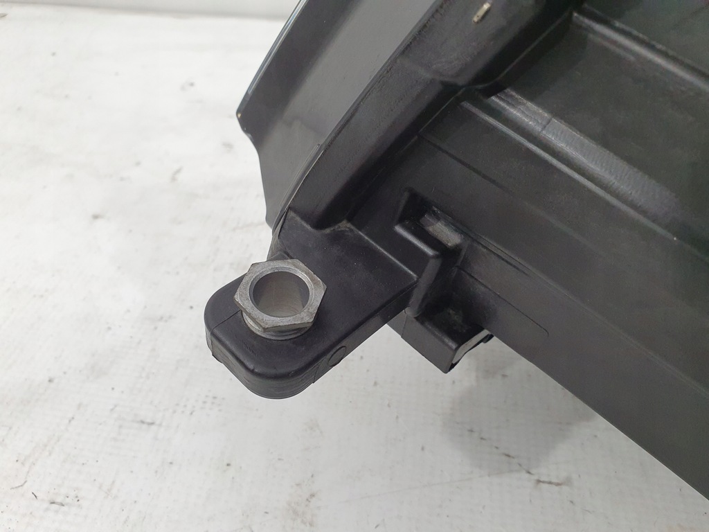 фото №10, Vw caddy 2k1 lift 15- лампа права перед 2k1941016b