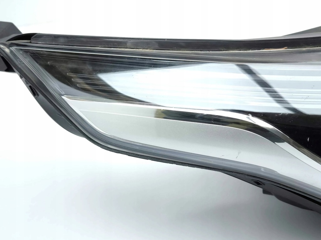 фото №16, Kia ceed 2019 правая сторона лампа передняя