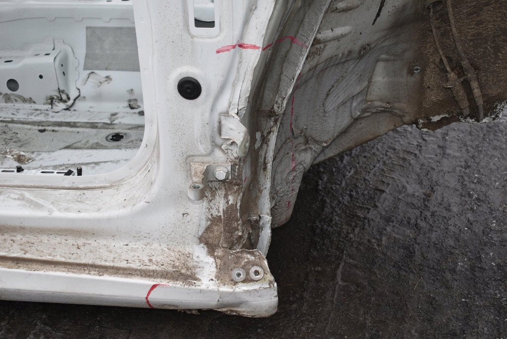 Чверть крила лівий правий задній лонжерон стійку  поріг skoda fabia 4 iv pj Зі Шроту