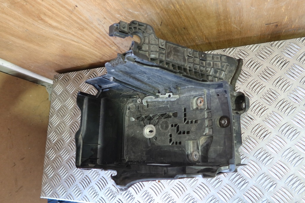 фото №3, Основа корпус акумулятор range rover evoque