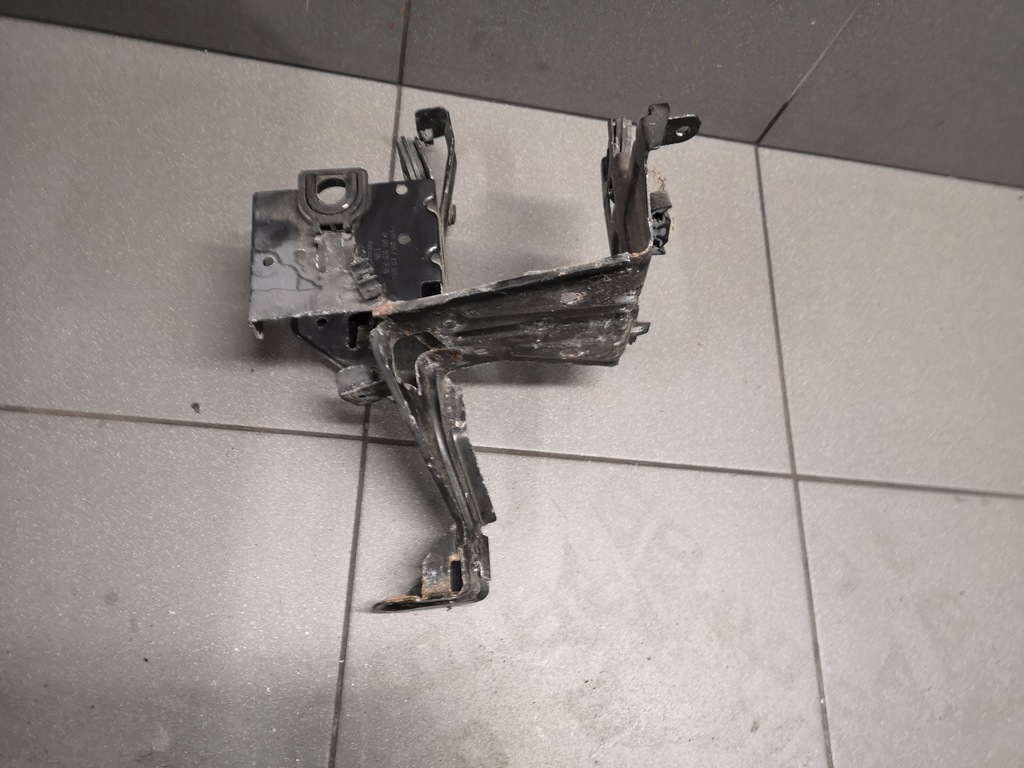 фото №5, Кронштейн кронштейн насоса audi a4 b6 2.4 8e0614119g