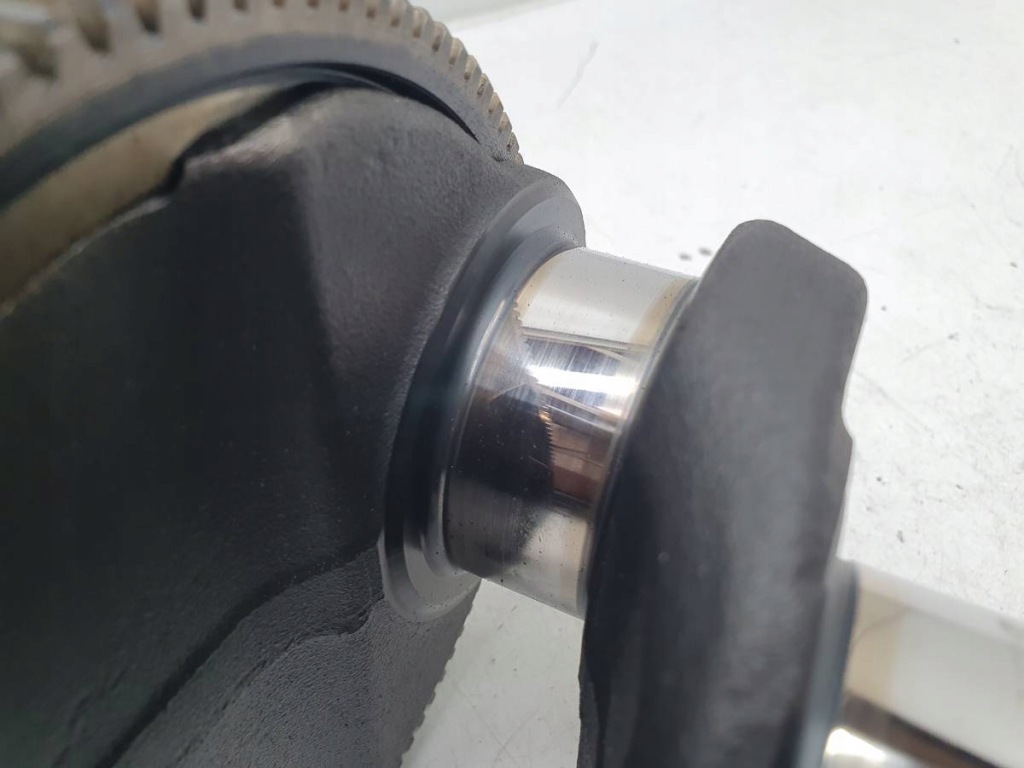 Wał коленчатый b47d20b 2.0 d 190 bmw 6 g32 gt 85707860400 8570745 Оригинал