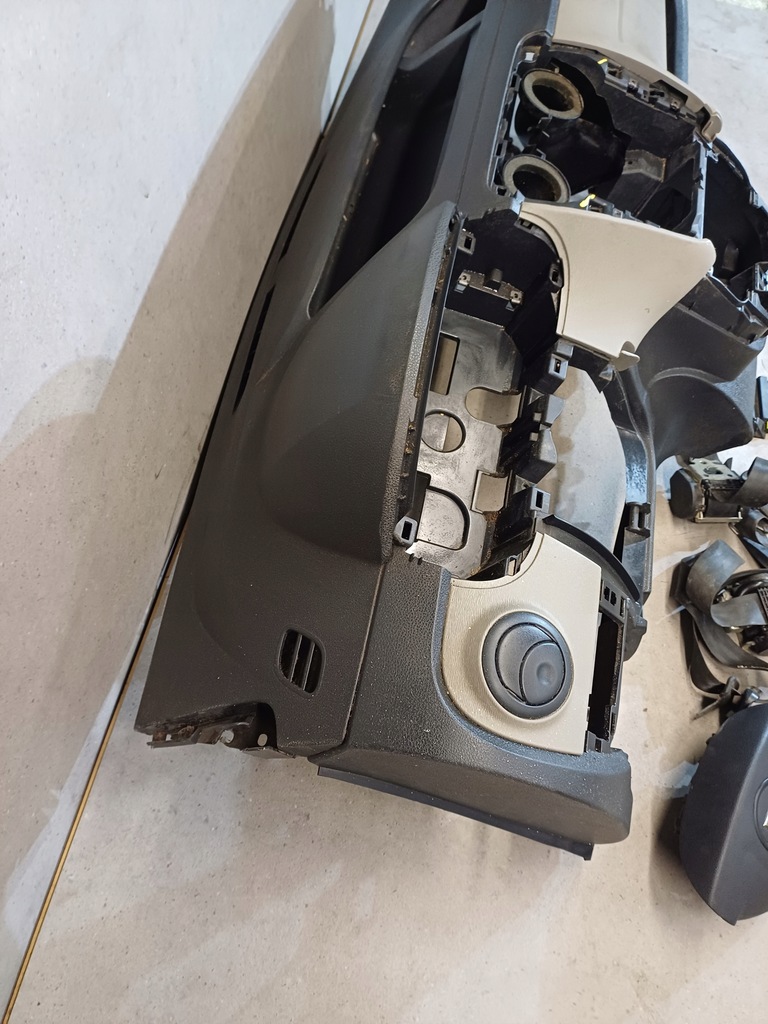 фото №8, Приборная панель консоль комплектная с ремни датчиком i подушка безопасности dacia dokker