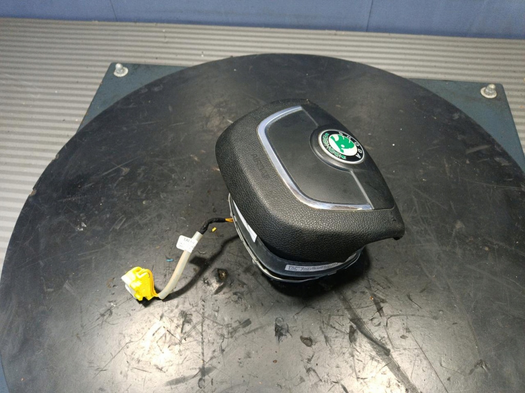 фото №1, Skoda octavia ii lift подушка безпеки водія 1k0937087j