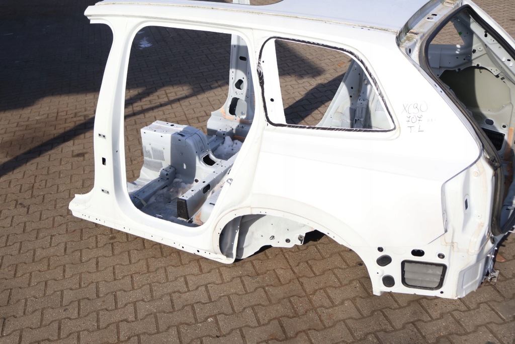 Купити Volvo xc90 ii чверть крила ліва задній 707