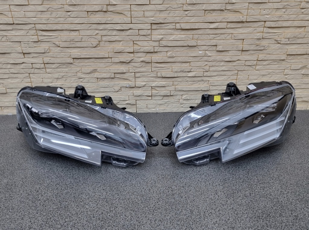 фото №1, Ferrari sf90 лампы фары фара headlamps 816044 / 816045