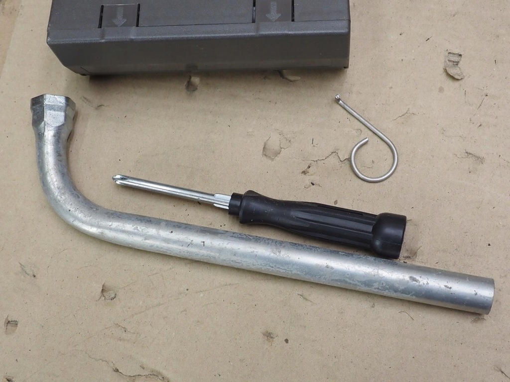 Кулиса набор ремонтный колеса фаркоп  vw passat b6 универсал 3c5012115d в Украине