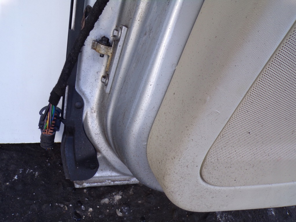 Двері праве правий задній задні volvo xc 60 1 silver Ціна