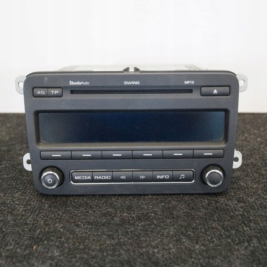 фото №1, Skoda fabia mk2 5j 2010 панель / радиопроигрыватель cd/dvd/gps