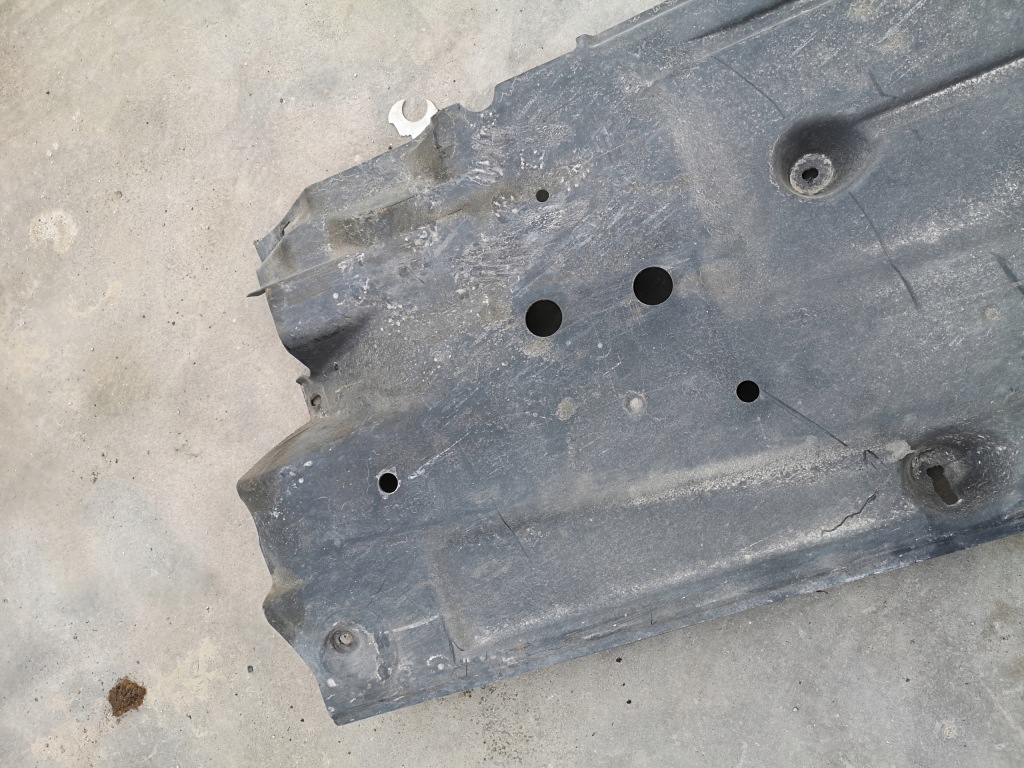 Захист плита підвіска права mini cooper 2753164 в Україні