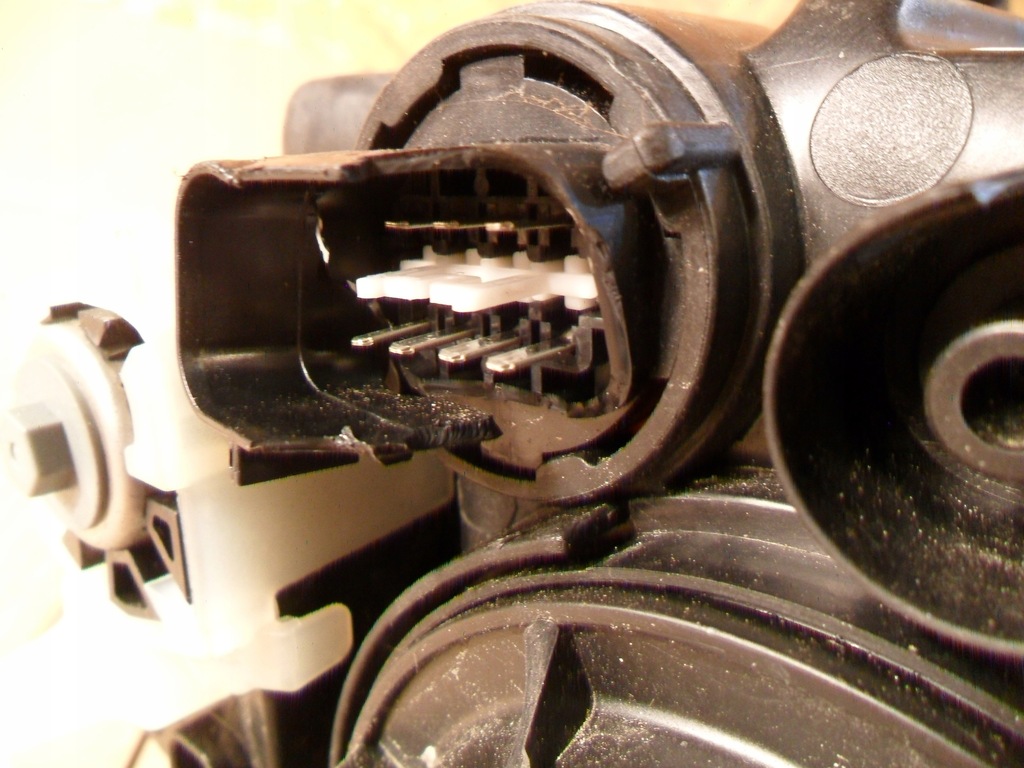 фото №16, Hyundai i10 ii лампа права 92102-b9000