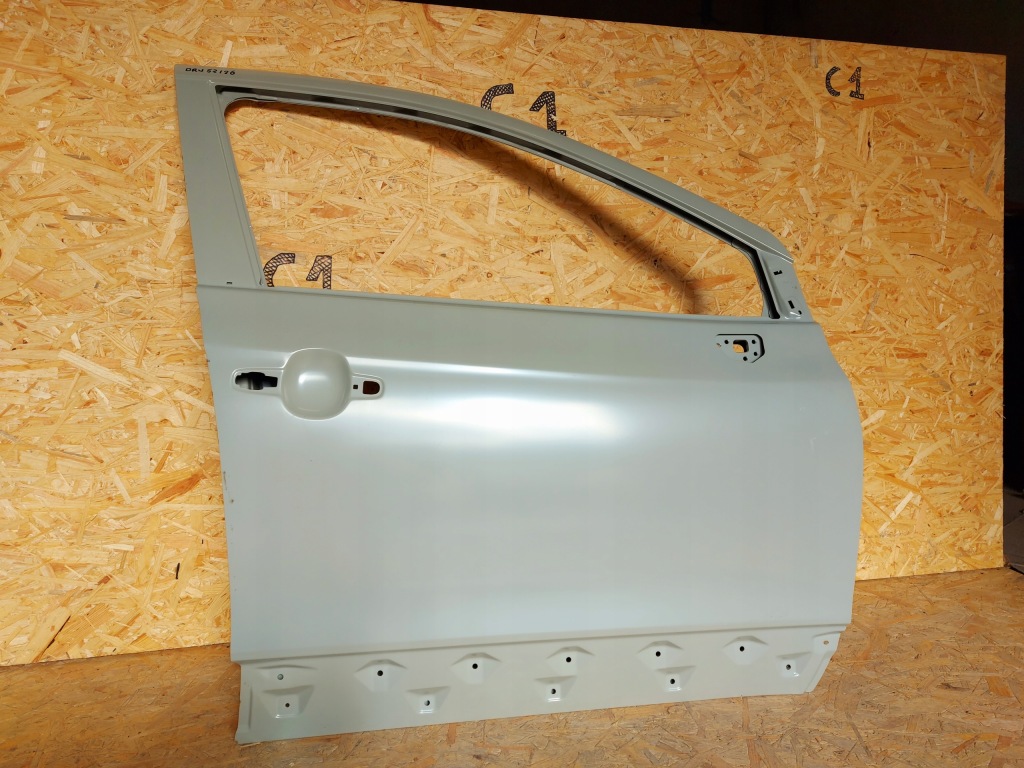 Купити Двері праве передні suzuki sx4 s-cross scross нове оригінальні 6800161m01