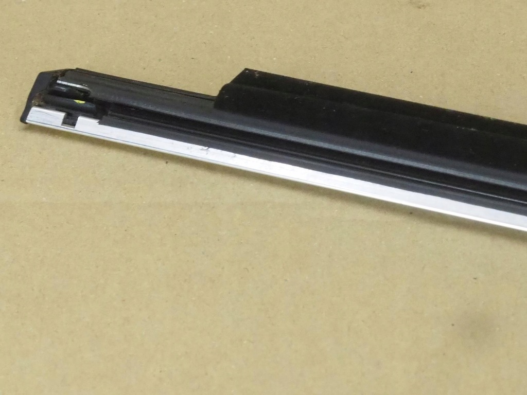 фото №12, Молдинг ущільнювач скло лівий задня хром mercedes glk x204 2047353365