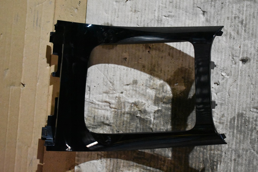 фото №1, Idealna рамка декор тунель mercedes w206 1