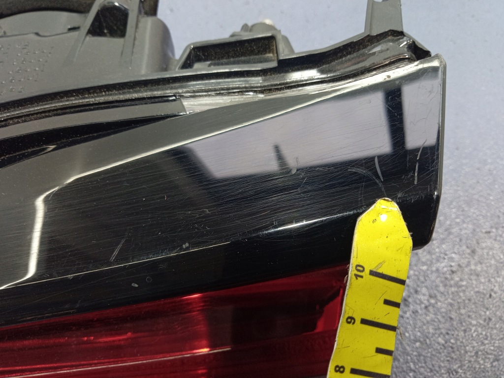 Lexus nx300h рестайлинг  фара задний  правый  w крышке  led европа Недорого