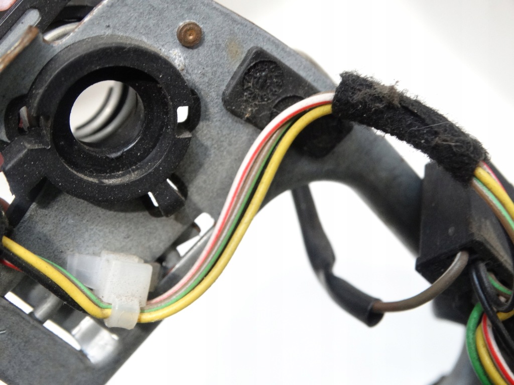 Жгут кронштейн подушка безопасности руля multim. opel astra j iv 306435150-ah с Разборки