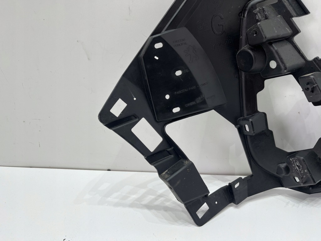 Peugeot 3008 2 рестайлінг  кронштейн  кронштейн бампера перед передній ліве 9836769680 Зі Шроту