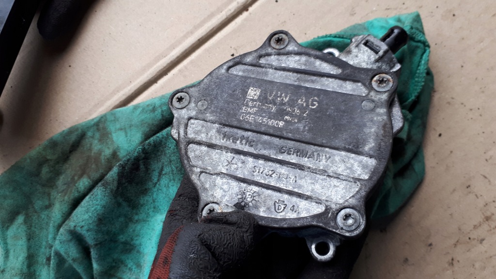 фото №1, S4 b8 lift насос вакуум 3.0 tfsi 06e145100r s5 q5