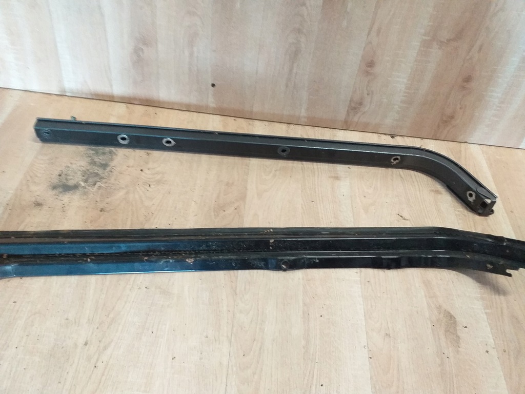 фото №5, Toyota sienna 11- направляющая направляющая дверь задняя