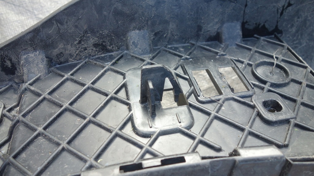 фото №8, Направляющая бампера задняя абсорбер peugeot 208 i