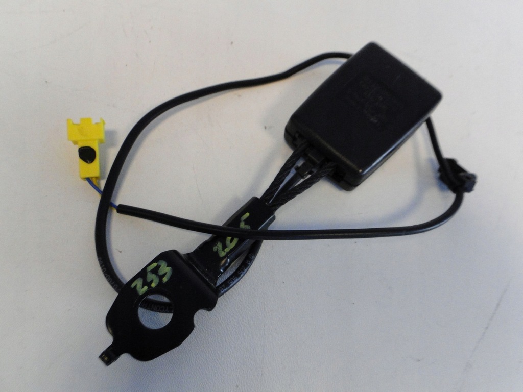 фото №5, Mercedes пряжка замок поперечина левый перед a2058600169 c 205 glc 253 eqc 293