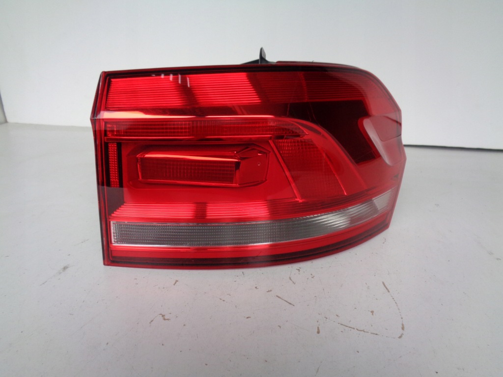 фото №1, Лампа права задня vw touran 5ta 16-