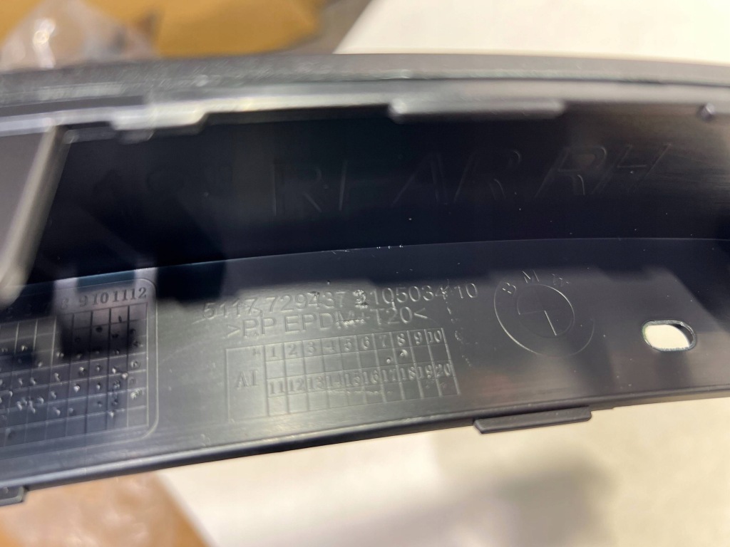 Молдинг крыла правый задний  bmw x5 f15 7294372 Доставка