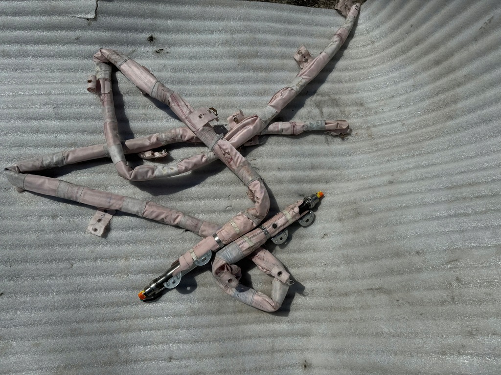 фото №1, Porsche macan шторка безопасности левая