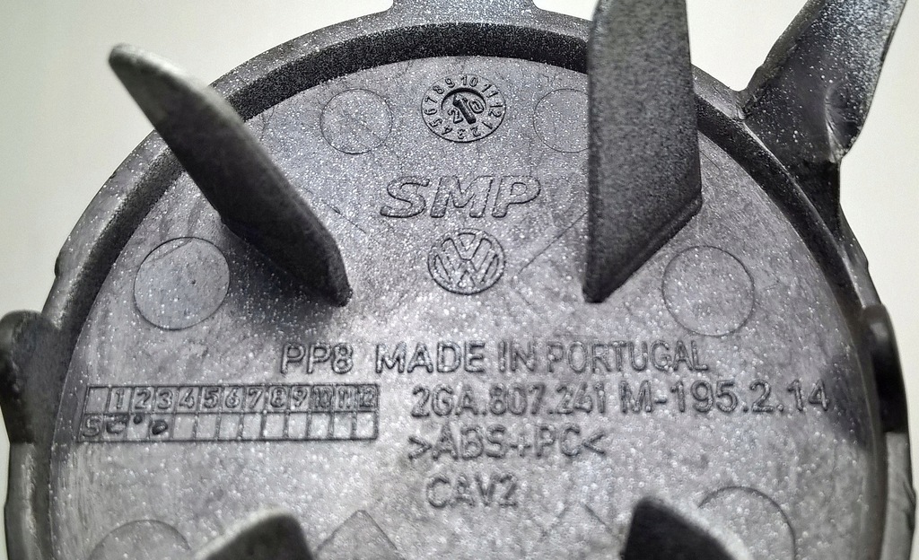 фото №4, Vw t-roc r-line заглушка фаркоп бампера перед оригінальний номер