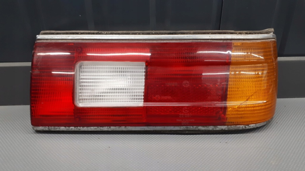 Купить 1368210 лампа правый задний  bmw e23