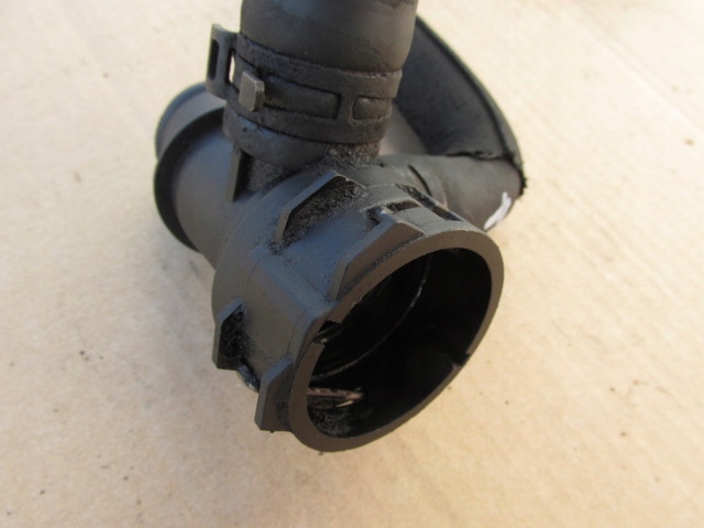 Audi a6 c6 рестайлінг  2.0 tdi труба патрубок радіатора води 4f0122293a в Україні