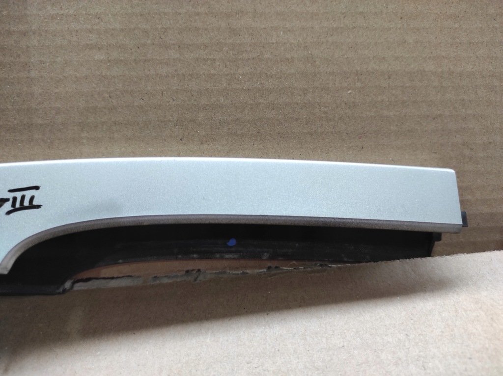 фото №8, Заглушка накладка рейлинг правая перед renault laguna iii