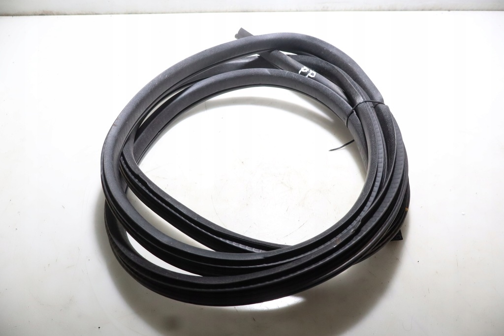 фото №1, Прокладка дверь правая передняя nissan micra v k14