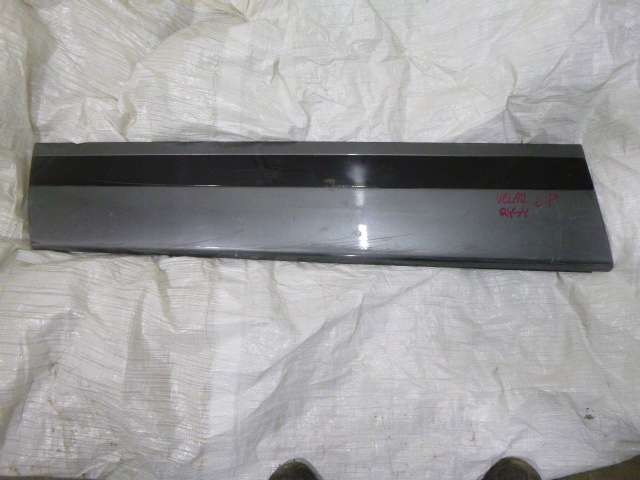 фото №1, Молдинг na левая дверь range rover velar l560