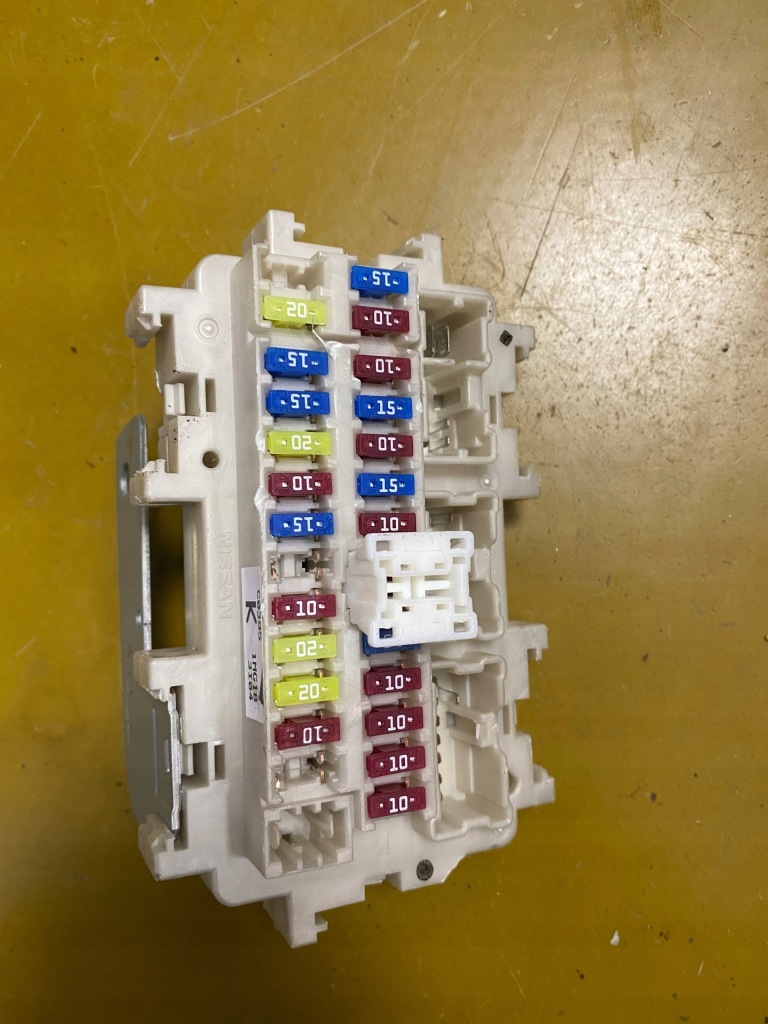 фото №1, Коробка предохранителей infiniti q70 m m35h гибрид