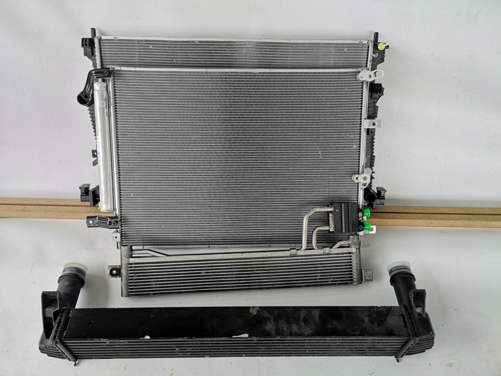 фото №1, Jeep cherokee kl 2.2 ben- комплект радіатор woda