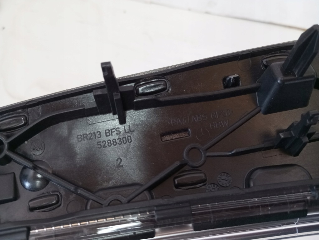 Впуск воздуха молдинг консоли mercedes cls a257 53 amg 3,0i Недорого