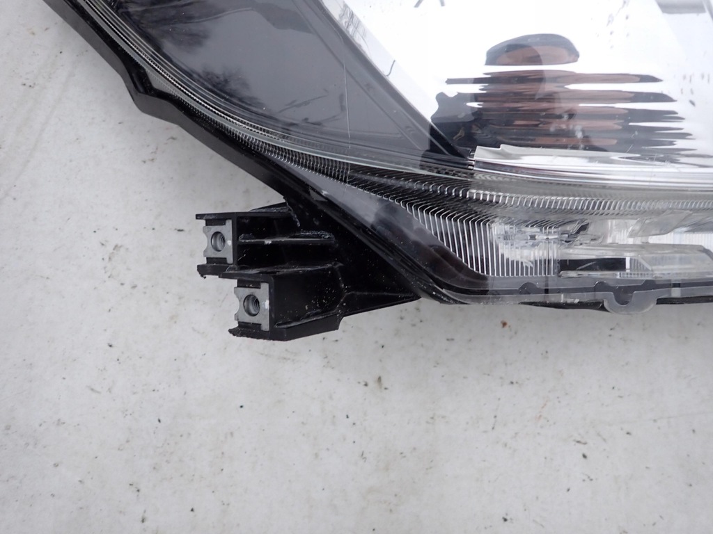 фото №8, Toyota hilux viii 15- лампа права перед