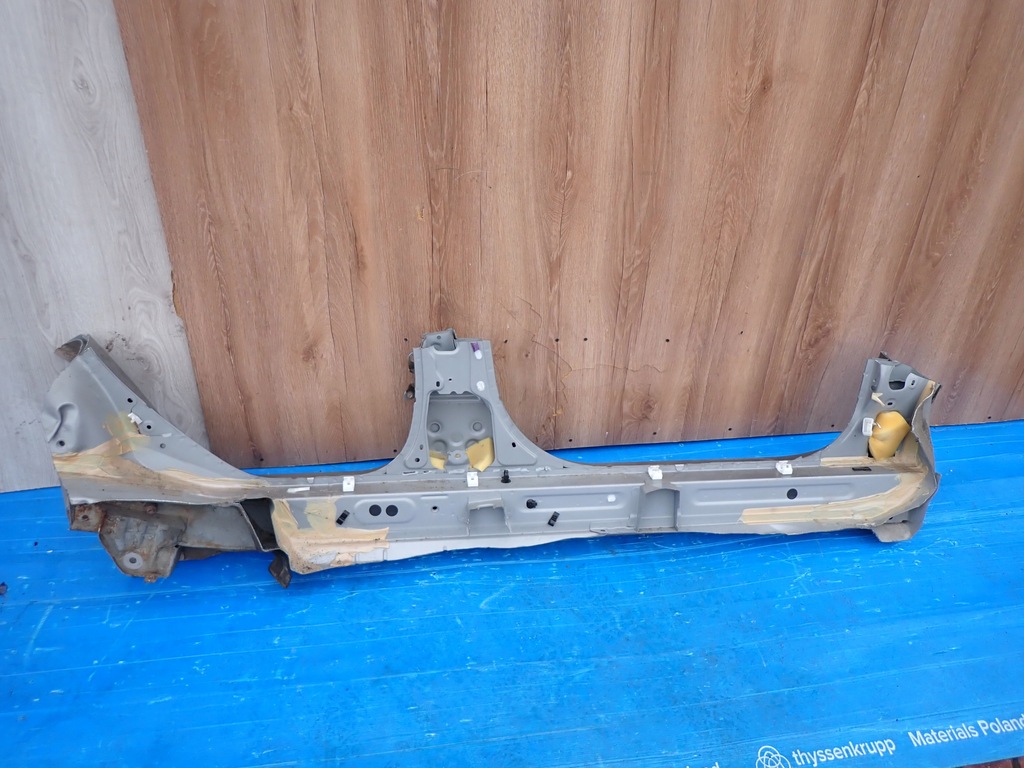 фото №6, Toyota yaris i 99-05 поріг лівий 1d2