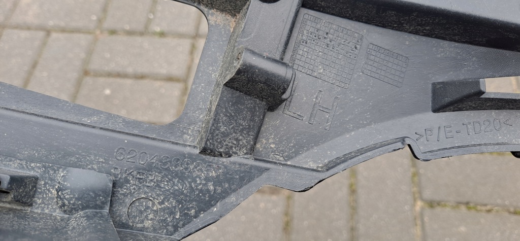 Renault megane iv воздуховод воздуха + направляющая бампера левый перед с Разборки